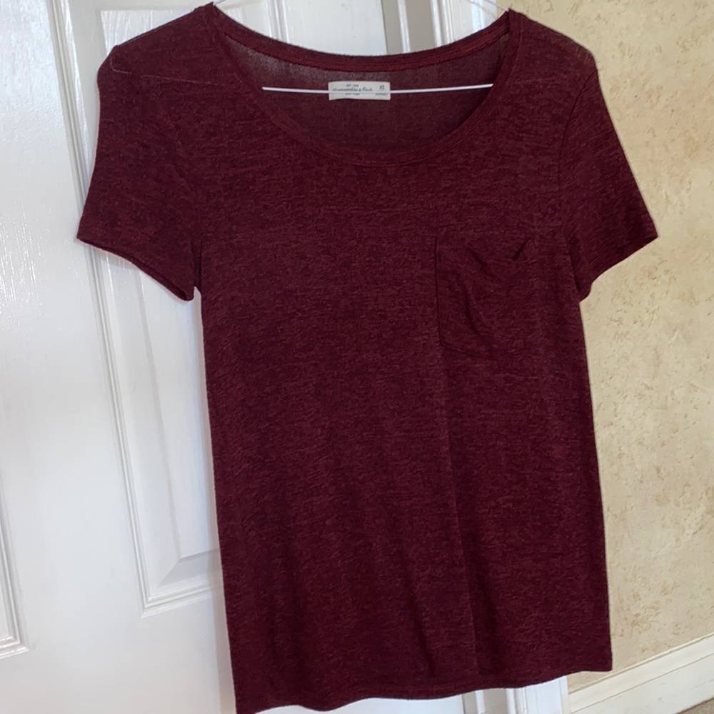 Abercrombie and Fitch burgundy short sleeve size XS good condition
